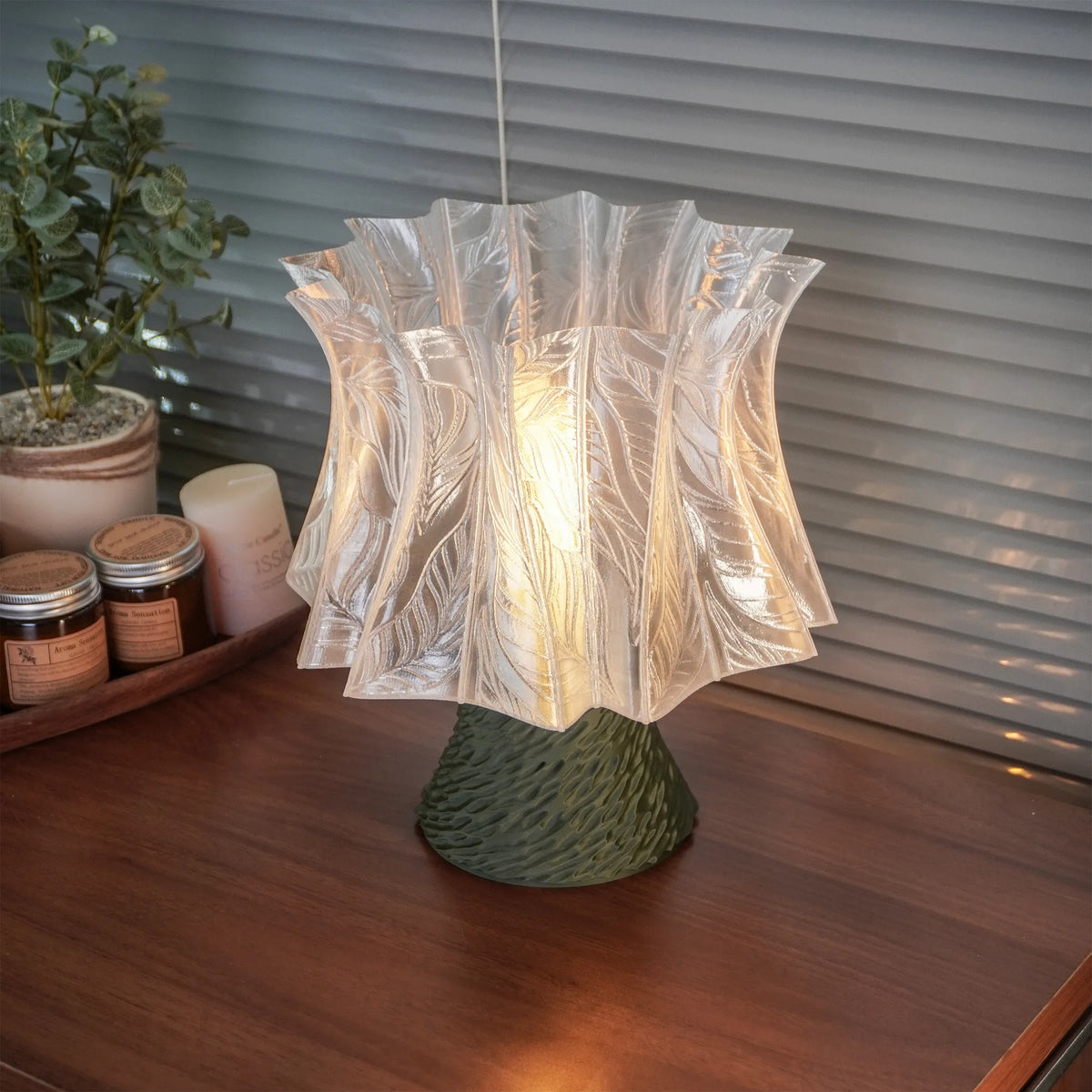 FormaCraft Auremora Petal — Organic Table Lamp
