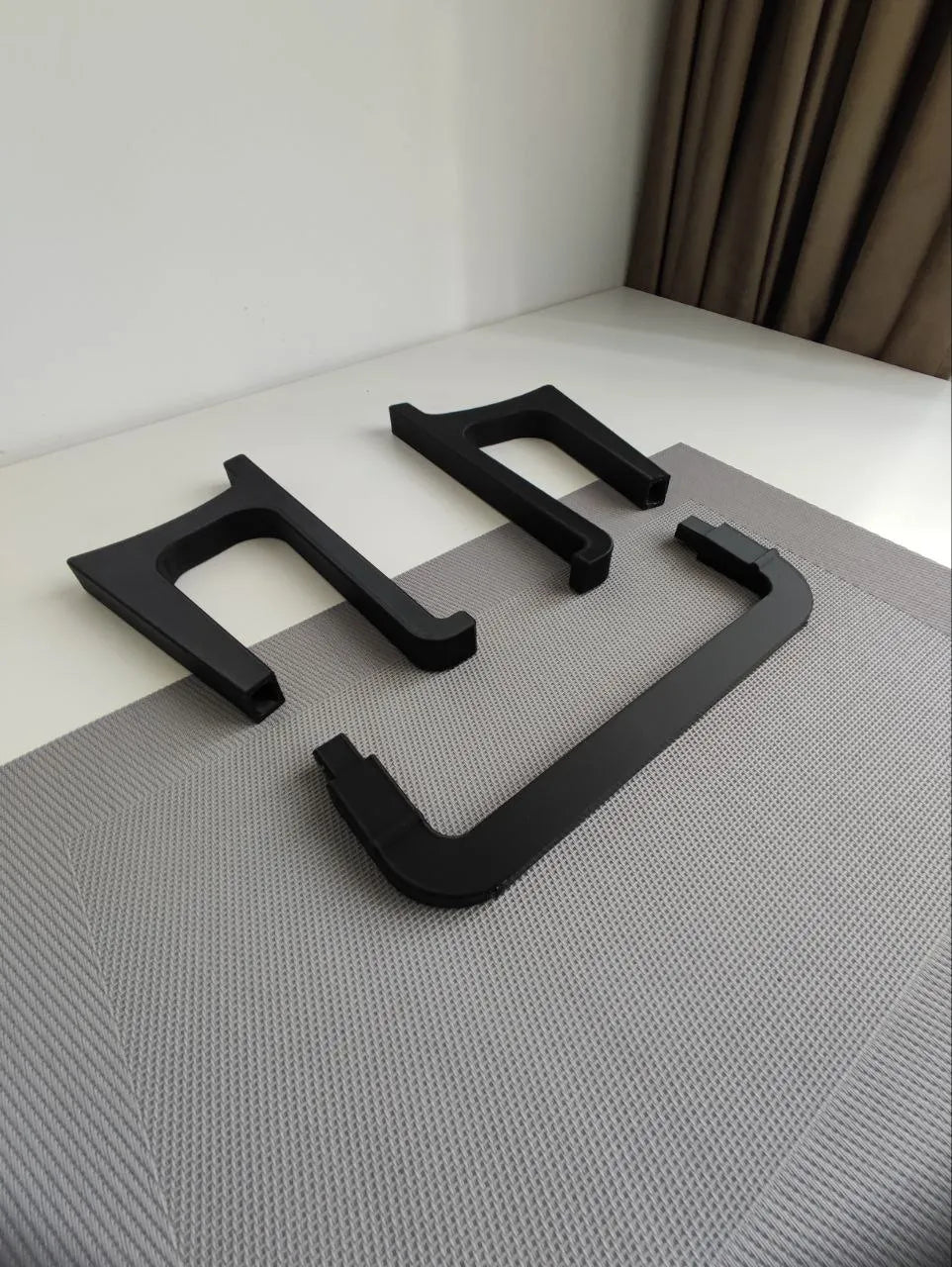 FormaCraft Aesthetic Laptop Support — Minimal Desk Stand