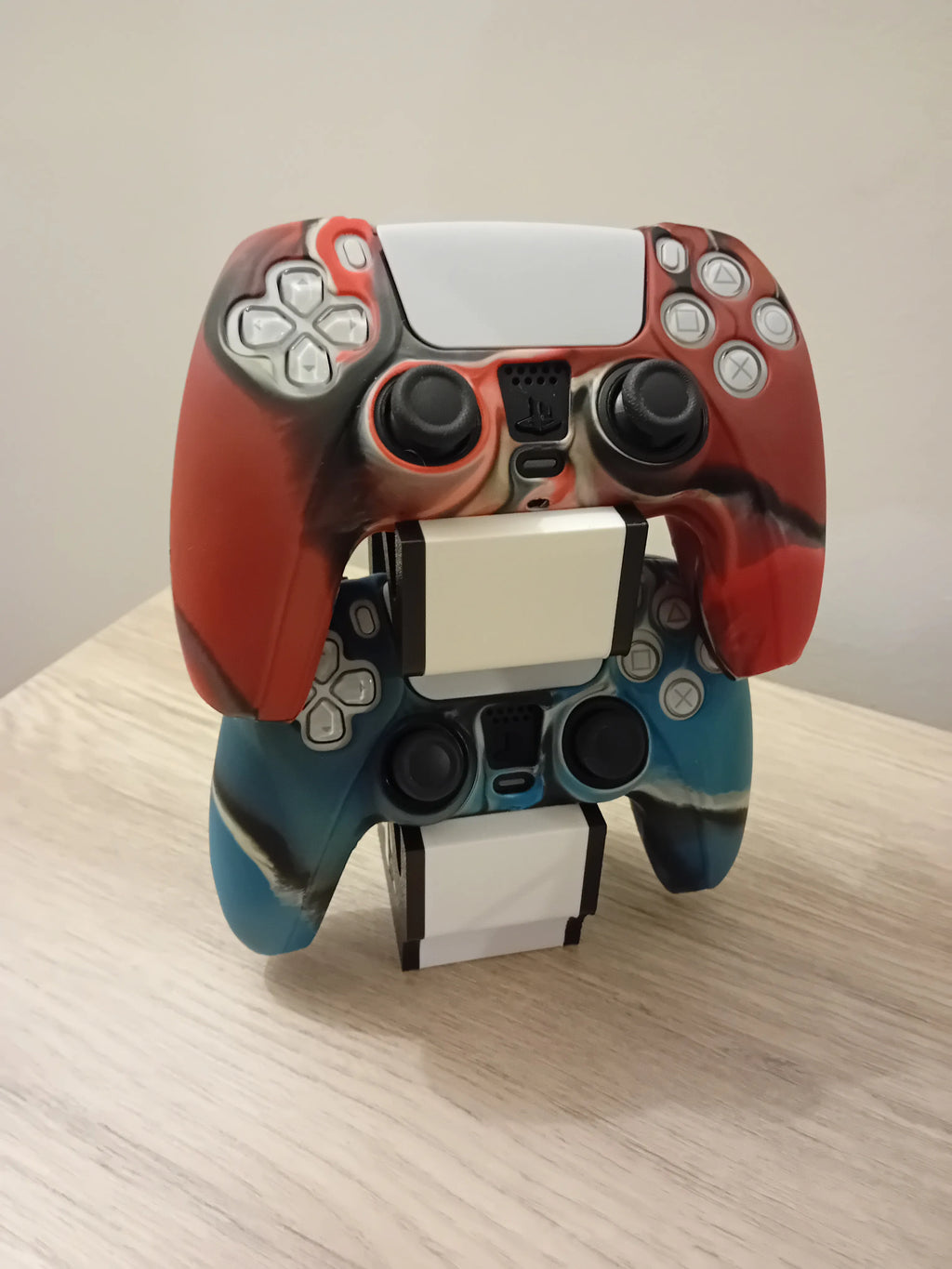 FormaCraft Dual PS5 Controller Holder — Gaming Desk Stand