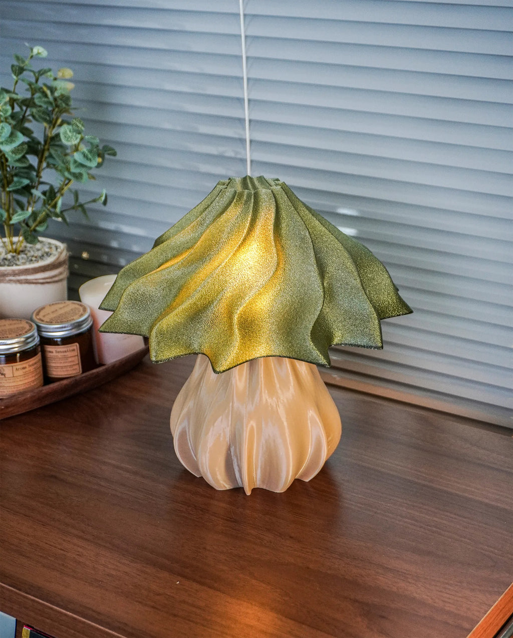FormaCraft Oriva Canopy — Organic Table Lamp