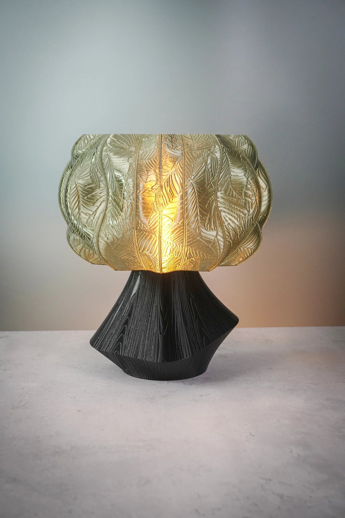 FormaCraft Elowen Fern — Organic Table Lamp