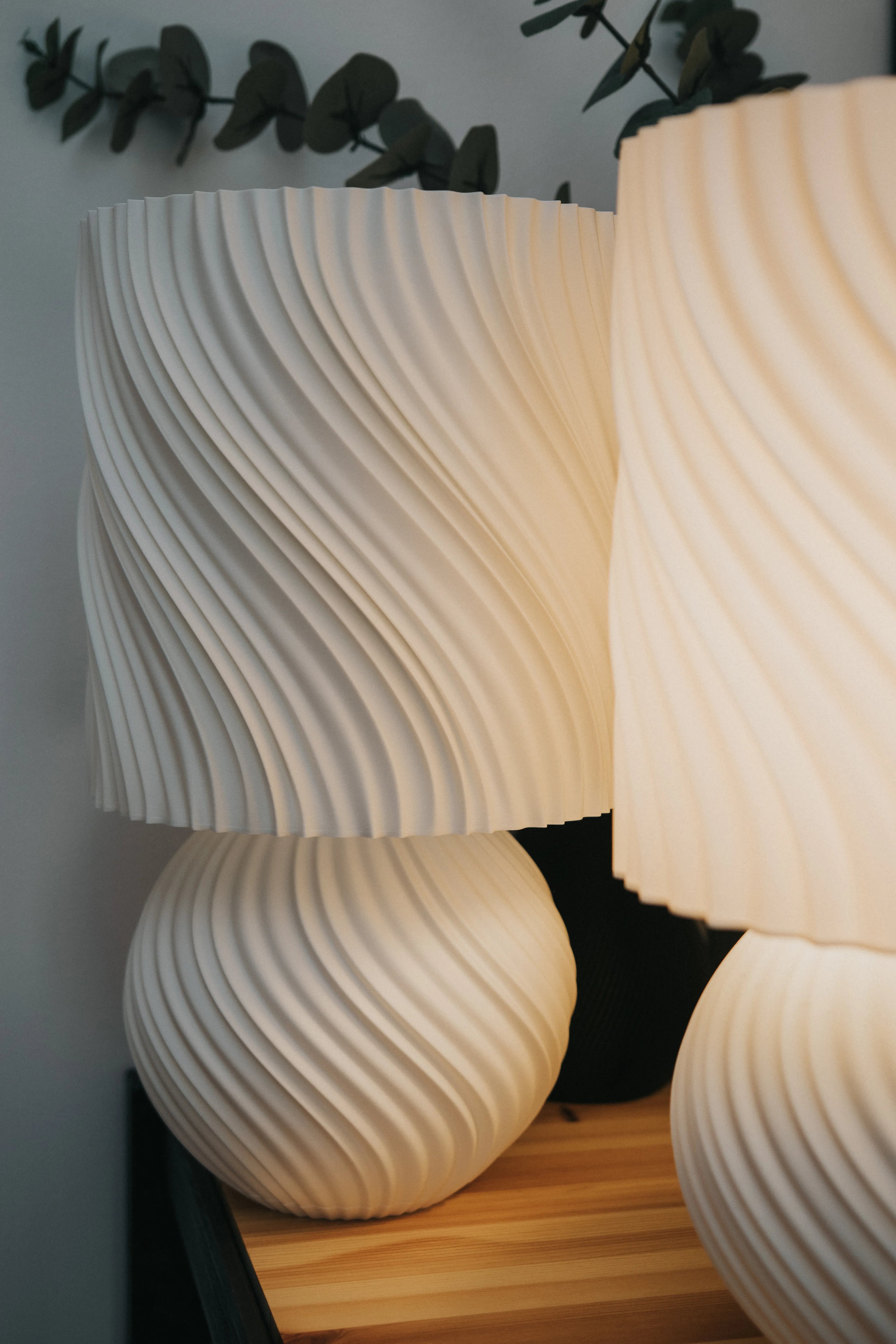 FormaCraft Stoned Lamp — Japandi Wave Table Lamp